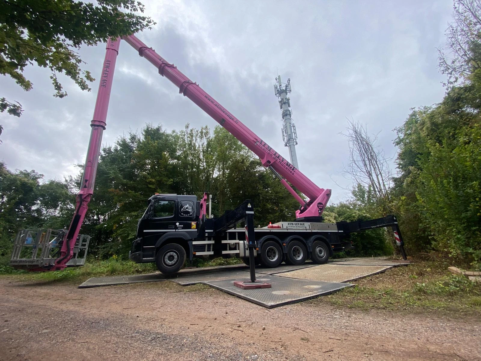 Location de camion nacelle en île-de-france