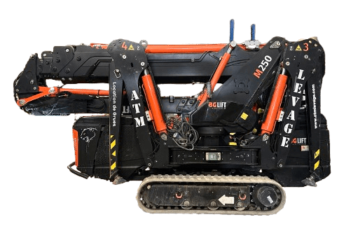 Mini grue araignée BGLIFT M 250 déployée avec stabilisateurs pour levage en espace réduit