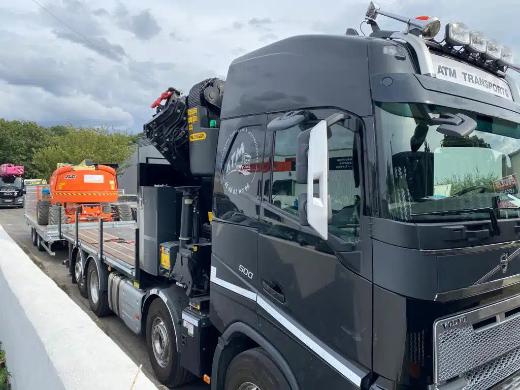 Camion grue en location pour levage sur chantier en Île-de-France